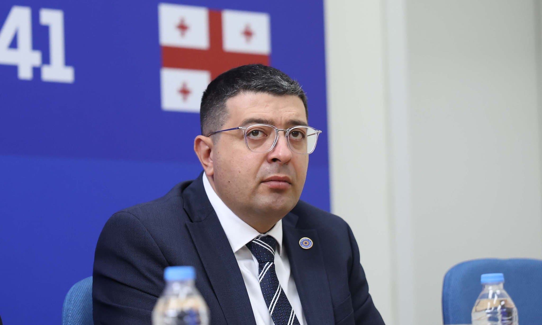 Samkharadze wrote that the main difference between the two protests was the composition of attendees