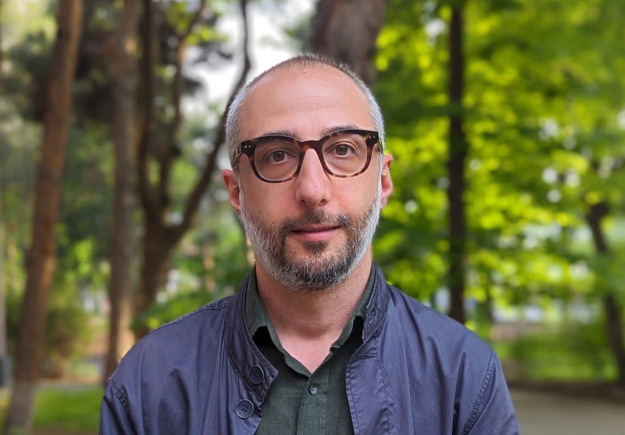 Frontnews image description