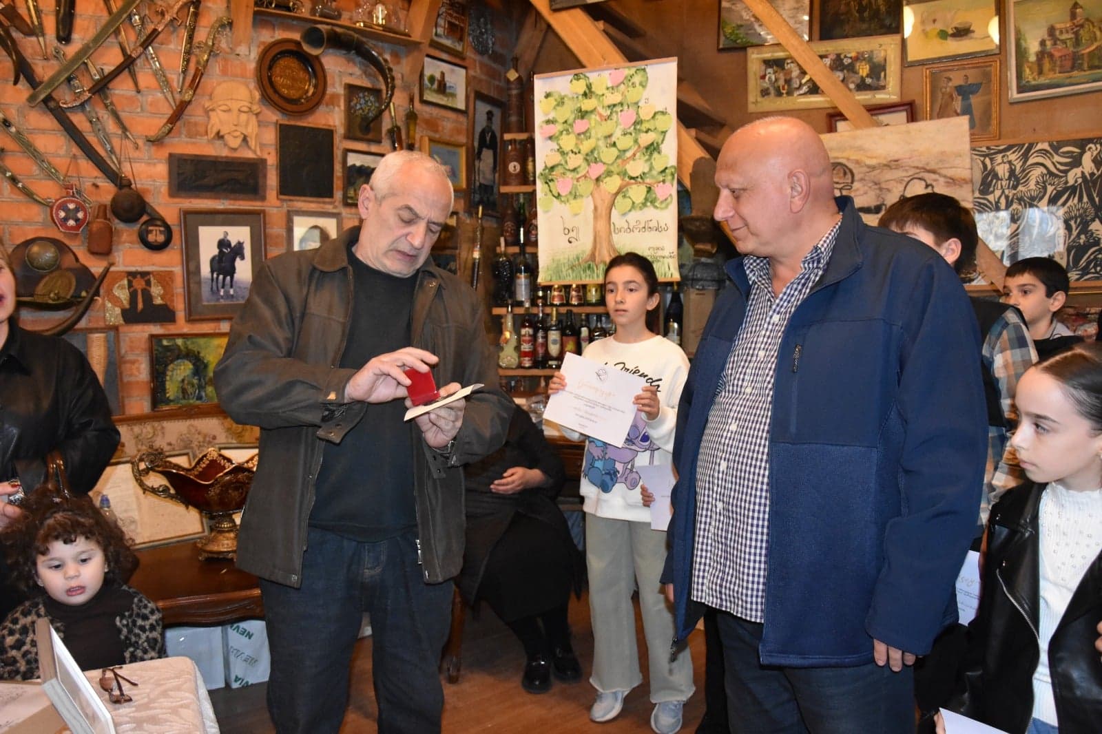 Frontnews image description