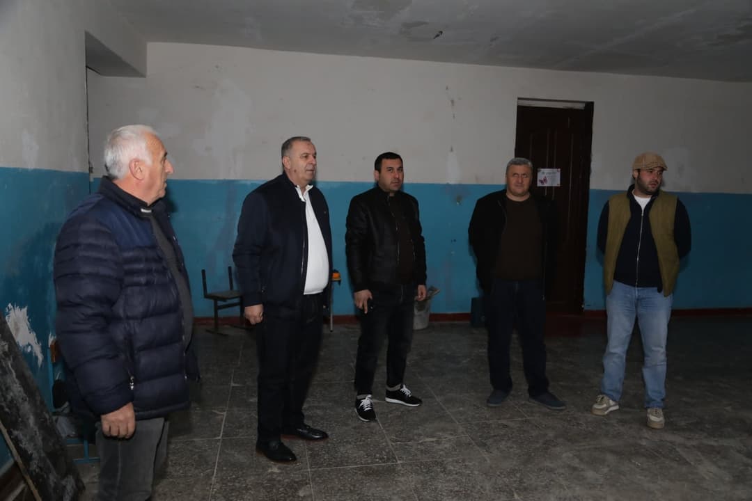 წყალტუბოს მუნიციპალიტეტის მერმა საჯარო სკოლებში მიმდინარე სარეაბილიტაციო სამუშაოები დაათვალიერა