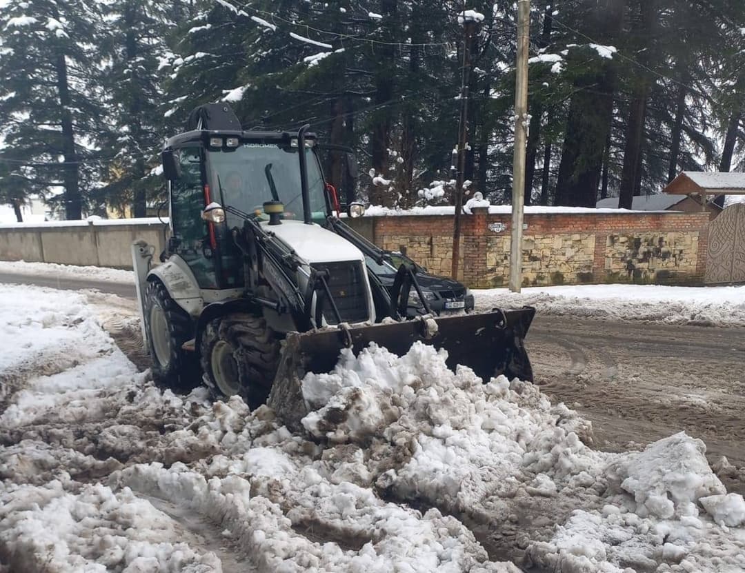 წყალტუბოს მუნიციპალიტეტში დიდთოვლობით გამოწვეული პრობლემების მოსაგვარებლად ინტენსიური სამუშაოები მიმდინარეობს