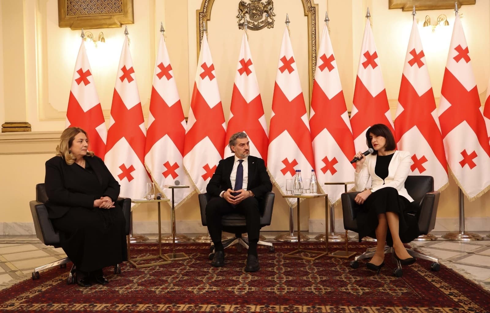 Frontnews image description