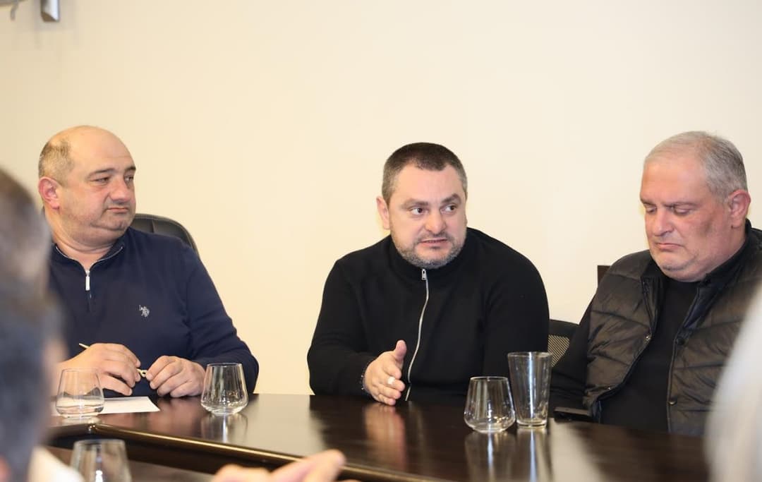 გიორგი სვანიძე - მიუხედავად რთული ამინდისა, გზებისა და შიდა ქუჩების გაწმენდა უწყვეტ რეჟიმში მიმდინარეობდა