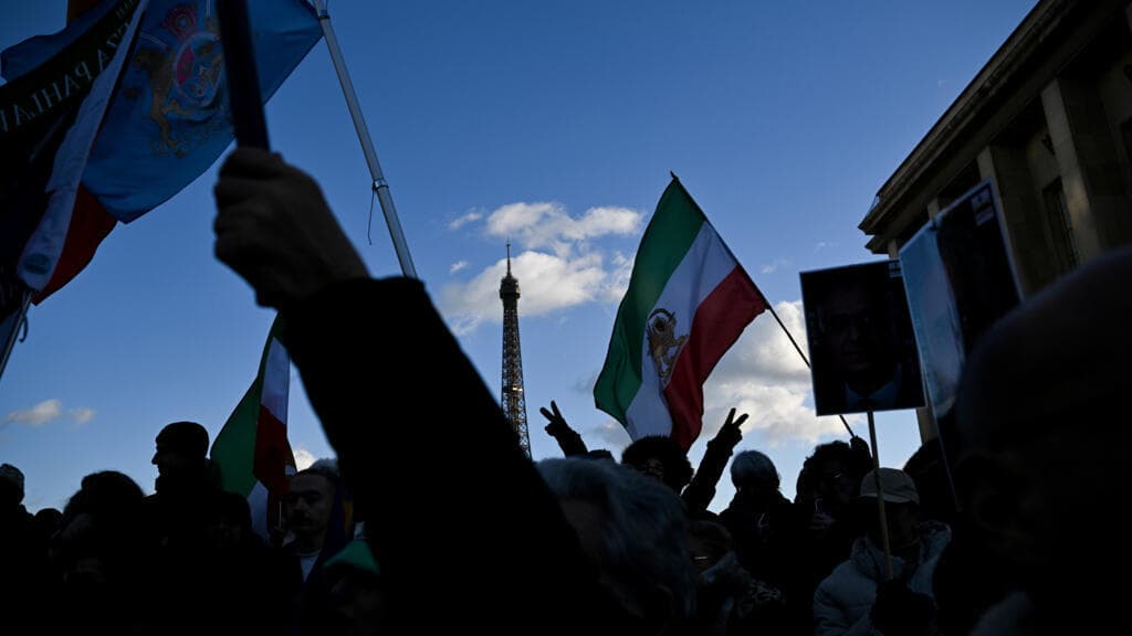 Frontnews image description