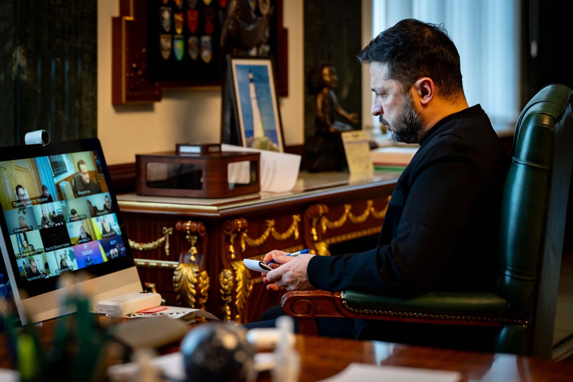 Frontnews image description