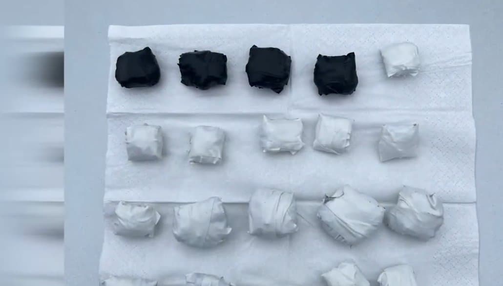 ნარკოდანაშაულის ბრალდებით თბილისში 3 პირი დააკავეს