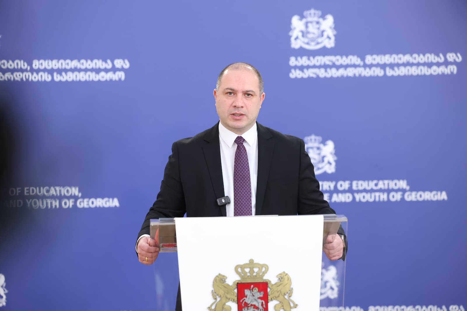 The minister stressed that no reductions in academic personnel are planned