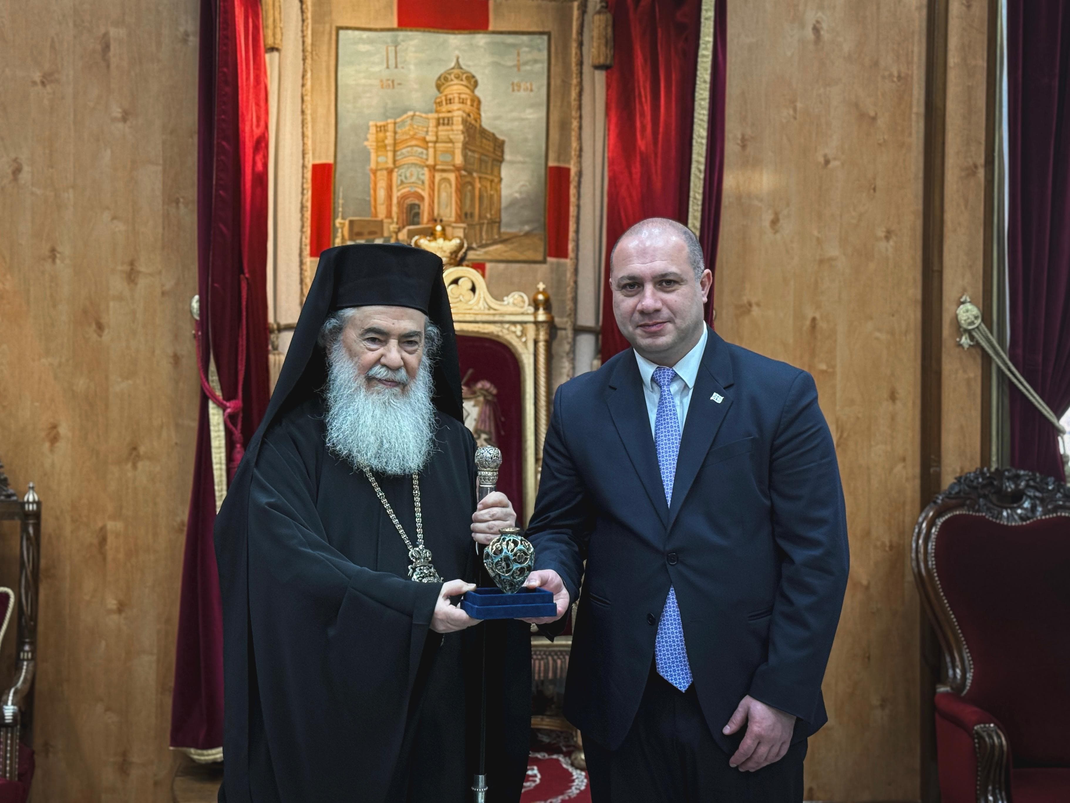 Frontnews image description