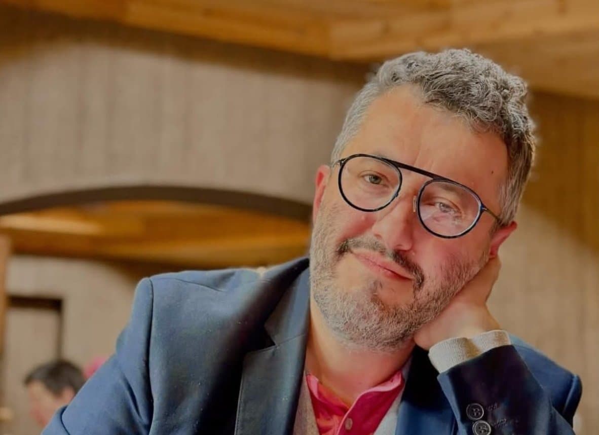 Frontnews image description