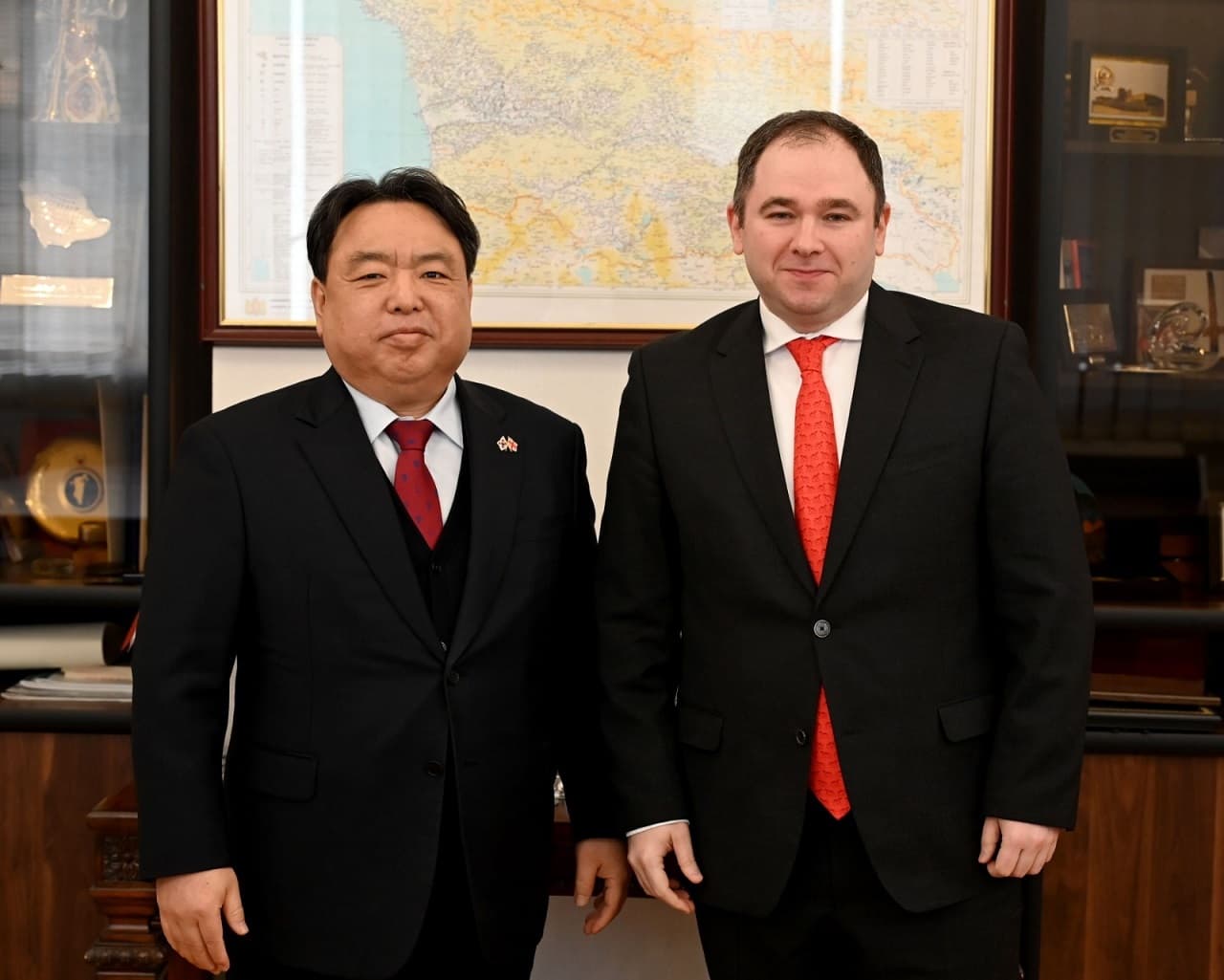 Frontnews image description