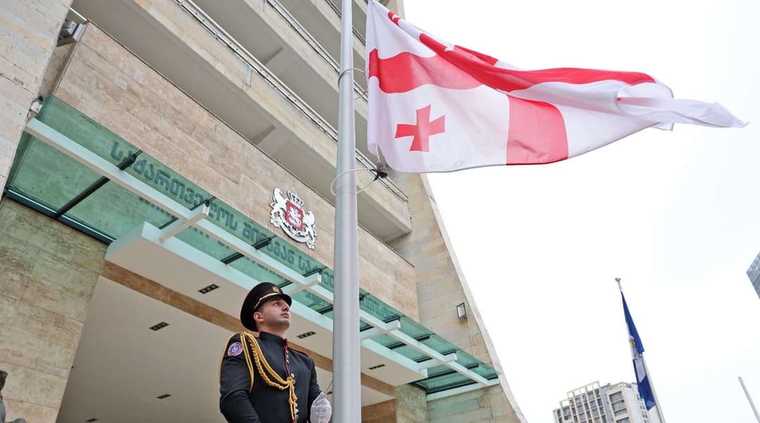 შსს-ს სხვადასხვა დანაყოფში დროშის აღმართვის ცერემონია გაიმართა