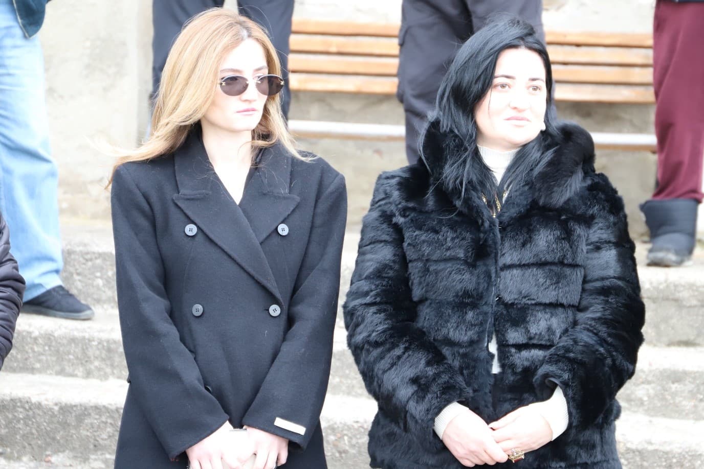 <p style="text-align: justify">თერჯოლის მუნიციპალიტეტში "სოფლის მხარდაჭერის პროგრამის" ფარგლებში მოსახლეობასთან შეხვედრები დასრულდა.&nbsp;</p><p style="text-align: justify">მუნიციპალიტეტის მერმა მანუჩარ რობაქიძემ, საკრებულოს თავმჯდომარემ სოსო ჩაფიჩაძემ სოფელ ძევრის, გოგნის და ჩხარის &nbsp;მოსახლეობასთან დასკვნითი კონსულტაციები გამართეს.</p><p style="text-align: justify">პრესსამსახურის ინფორმაციით, შეხვედრებზე რამდენიმე პრიორიტეტული მიმართულება დასახელდა,მათ შორის შიდა საუბნო გზების რეაბილიტაცია, სანიაღვრე არხების ,გარე განათებების, სველი წერტილების და &nbsp;სკვერის მოწესრიგება.&nbsp;</p><p style="text-align: justify">მოსახლეობასთან შეხვედრებს თერჯოლის მუნიციპალიტეტის მერისა და საკრებულოს თავმჯდომარის მოადგილეები, საკრებულოს მაჟორიტარი წევრები და ადგილობრივი თვითმმართველობის წარმომადგენლები ესწრებოდნენ.</p>