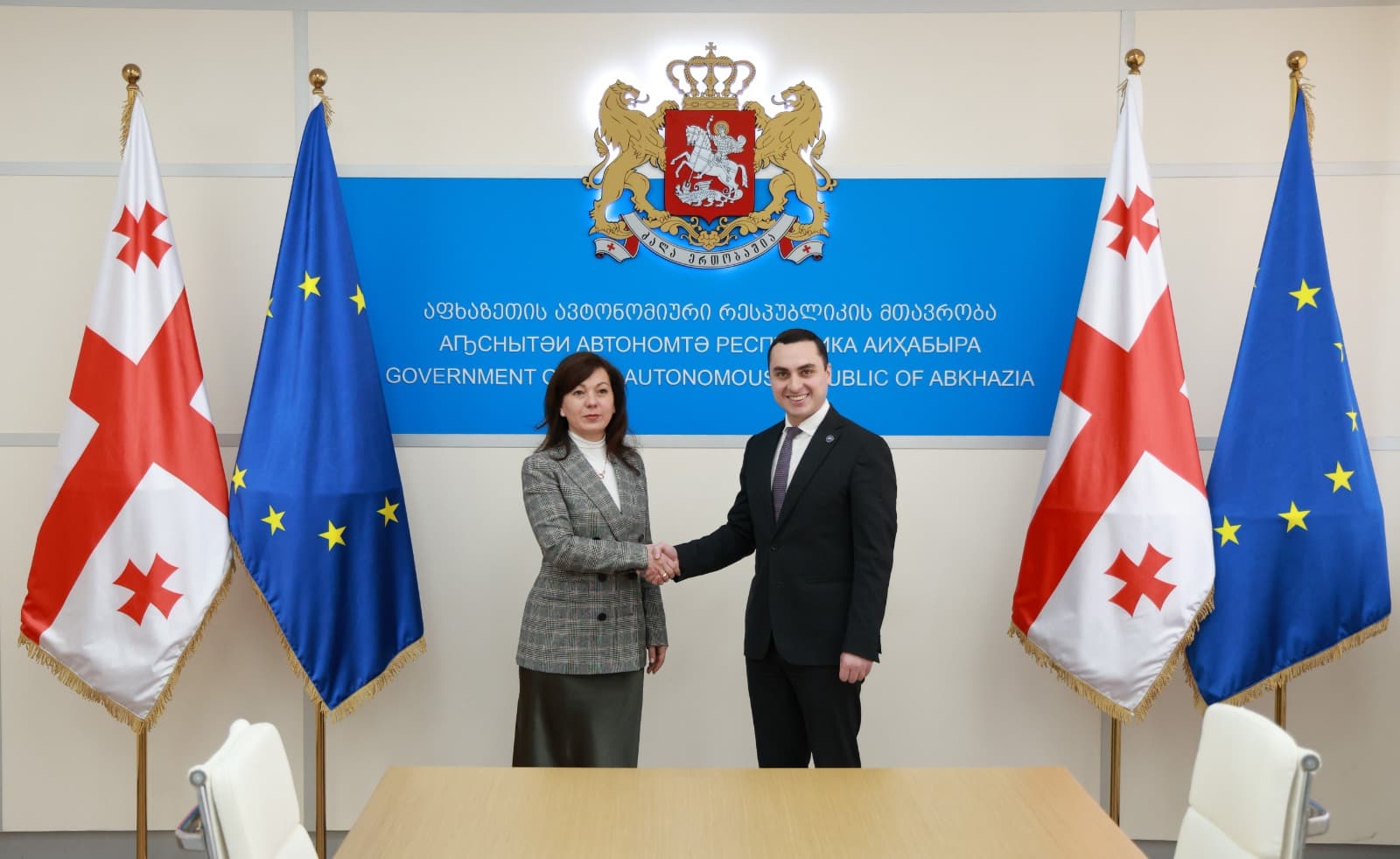 Frontnews image description