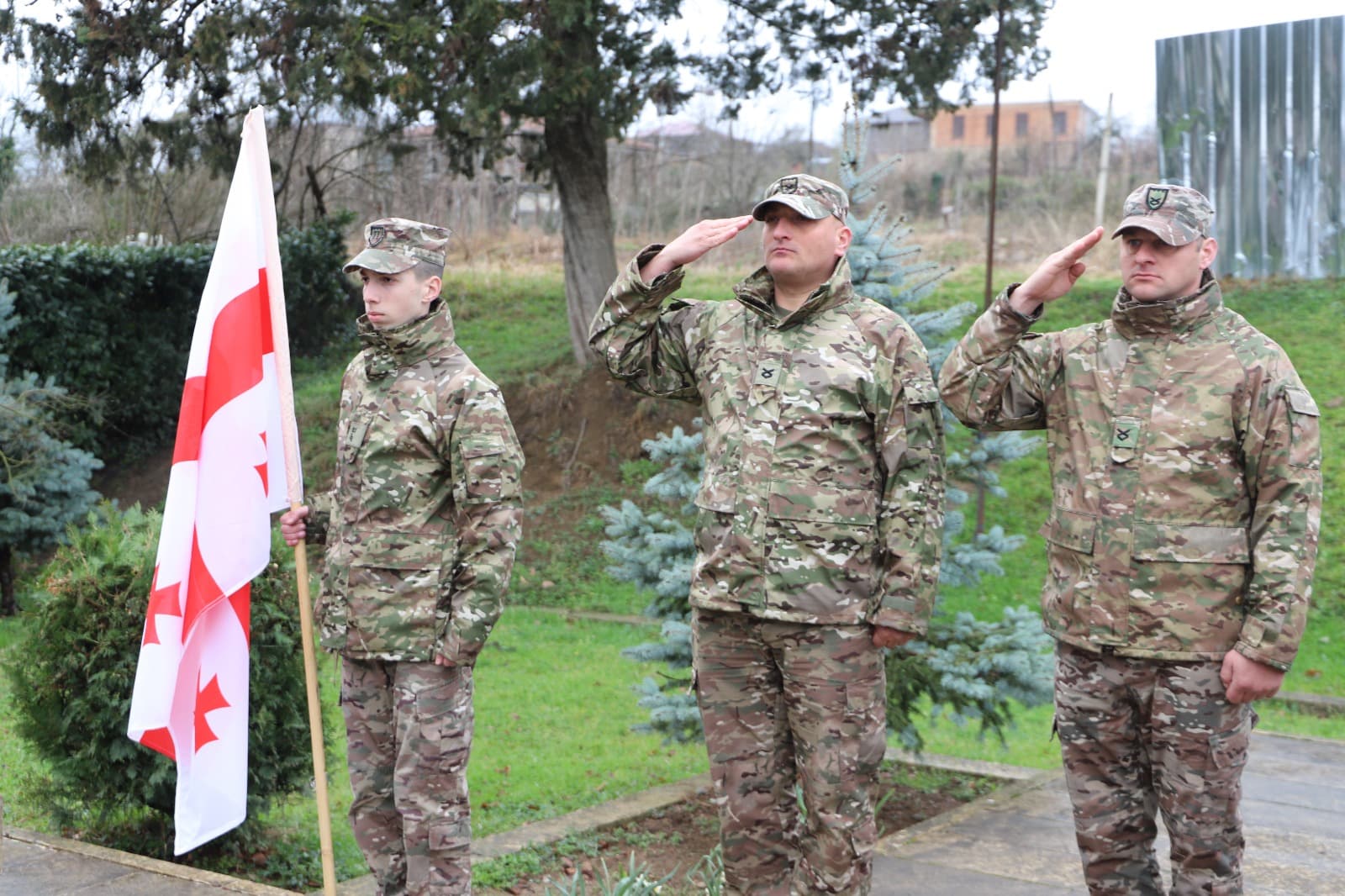 <p style="text-align: justify">თერჯოლის მუნიციპალიტეტის მერმა მანუჩარ რობაქიძემ, საკრებულოს თავმჯდომარე სოსო ჩაფიჩაძესთან ერთად, იუნკერთა ხსოვნას პატივი მიაგო.</p><p style="text-align: justify">თერჯოლის მერმა და საკრებულოს თავმჯდომარემ გმირთა მემორიალი გვირგვინით შეამკეს.</p><p style="text-align: justify">თერჯოლისა და ტყიბულის ეპარქიის სასულიერო პირებმა იუნკერთა სულის მოსახსენებელი პანაშვიდი გადაიხადეს.</p><p style="text-align: justify">თერჯოლის მერიის განათლების, კულტურის, სპორტის და ახალგაზრდულ საქმეთა სამსახურის ორგანიზებით გაიმართა იუნკერთა ხსოვნის დღისადმი მიძღვნილი ღონისძიება, რომელშიც გენერალ გიორგი კვინიტაძის სახელობის კადეტთა სამხედრო ლიცეუმის კადეტები, კერძო სკოლა "მზეკაბანის" მოსწავლეები, ანსამბლები "იმერეთი“, "მასპინძელო“ და "იმედი“ მონაწილეობდნენ.</p><p style="text-align: justify">ღონისძიებას ადგილობრივი ხელისუფლების, ა(ა)იპების და საგანმანათლებლო დაწესებულებების წარმომადგენლები ესწრებოდნენ.</p>