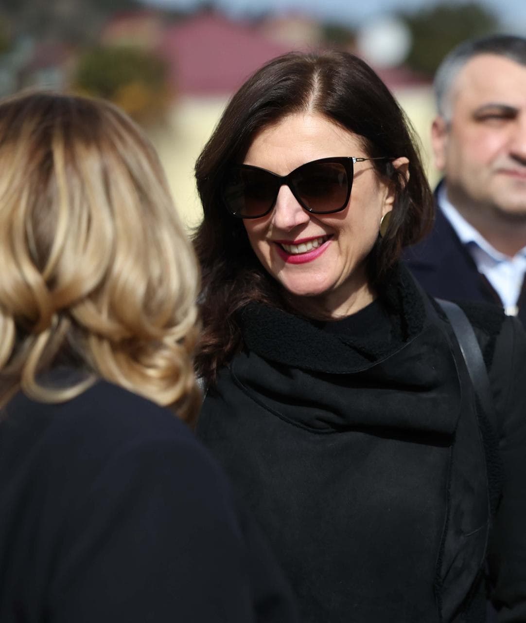 <p style="text-align: justify">ხორვატიის პრეზიდენტის ზორან მილანოვიჩის საქართველოში ვიზიტი დასრულდა.</p><p style="text-align: justify">პრეზიდენტი მიხეილ ყაველაშვილი ზორან მილანოვიჩს და მის მეუღლეს სტუმრობისთვის მადლობას უხდის.</p><p style="text-align: justify">"დღეს დასრულდა ხორვატიის რესპუბლიკის პრეზიდენტის ზორან მილანოვიჩისა და მისი მეუღლის, სანია მუსიჩ მილანოვიჩის ოფიციალური ვიზიტი საქართველოში. მე და ჩემი მეუღლე ბედნიერები ვართ ბატონი ზორანის და ქალბატონი სანიას გაცნობით და იმედს გამოვთქვამთ, რომ კიდევ არაერთხელ შევხვდებით ერთმანეთს და საშუალება გვექნება ხორვატიისა და საქართველოს ურთიერთთანამშრომლობა უმაღლეს დონეზე ავიყვანოთ.</p><p style="text-align: justify">დიდი მადლობა ჩემს კოლეგას და მის მეუღლეს სტუმრობისთვის და ჩვენი ქვეყნის დაფასებისთვის", - წერს ყაველაშვილი.</p>