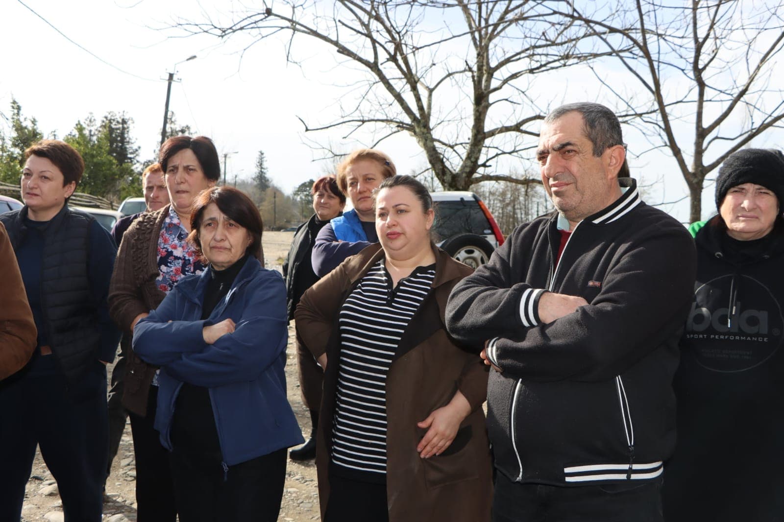 <p style="text-align: justify">წალენჯიხის მუნიციპალიტეტში "სოფლის მხარდაჭერის პროგრამით“ დასაფინანსებელი პროექტების შერჩევის მიზნით დასახლებების საერთო კრებები და მოსახლეობასთან კონსულტაციები გრძელდება.</p><p style="text-align: justify">შეხვედრები დღეს, 16 თებერვალს, სამესხიოს, ჯაღირასა და ობუჯის &nbsp;ტერიტორიაზე გაიმართა.</p><p style="text-align: justify">შეხვედრებს წალენჯიხის მუნიციპალიტეტის მერი გუბა საჯაია, მერის მოადგილეები - ბესიკ ფარცვანია, გიორგი კვარაცხელია, საკრებულოს თავმჯდომარე ცოტნე შონია, საკრებულოს თავმჯდომარის პირველი მოადგილე გივი კაჭარავა, საკრებულოს წევრები &nbsp;და სხვა შესაბამისი სამსახურების წარმომადგენლები ესწრებოდნენ.</p><p style="text-align: justify">2026 წელს, მუნიციპალიტეტში, "სოფლის მხარდაჭერის პროგრამის“ ფარგლებში, საქართველოს რეგიონებში განსახორციელებელი პროექტების ფონდიდან 644 &nbsp;000 ლარი დაიხარჯება.</p><p style="text-align: justify">მოსახლეობამ ხმათა უმრავლესობით შემდეგი სახის პრიორიტეტები დაასახელა: სოფელი &nbsp;სამესხიო: შიდა-საუბნო გზების მოხრეშვა-მოშანდაკება;</p><p style="text-align: justify">სოფელი ჯაღირა: შიდა-საუბნო გზაზე ბეტონის საფარის მოწყობა;</p><p style="text-align: justify">ობუჯი: სასაფლაოს ტერიტორიის შემოღობვა, სქურდილას უბანში გარე-განათებების მოწყობა.</p><p style="text-align: justify">შეხვედრაზე მუნიციპალიტეტის მერმა მოსახლეობის მიერ დასმულ შეკითხვებს უპასუხა და სამომავლო გეგმებზეც ისაუბრა.</p><p style="text-align: justify">საკონსულტაციო შეხვედრები 13 თებერვლიდან&nbsp;27 თებერვლის ჩათვლით მუნიციპალიტეტის ყველა ადმინისტრაციულ ერთეულში გაიმართება, შერჩეული პროექტები კი დასამტკიცებლად საკრებულოს წარედგინება.</p>