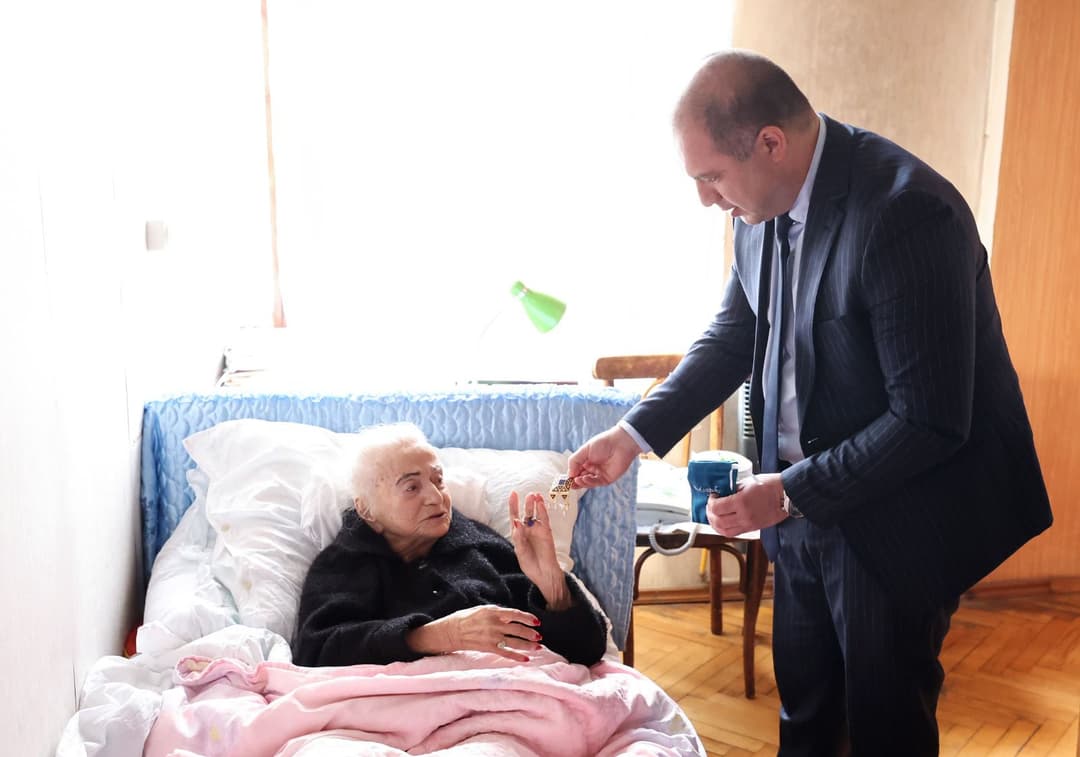 გივი მიქანაძემ გამორჩეულ ქართველ მეცნიერს ელენე აბაშიძეს პროფესიული დღე მიულოცა