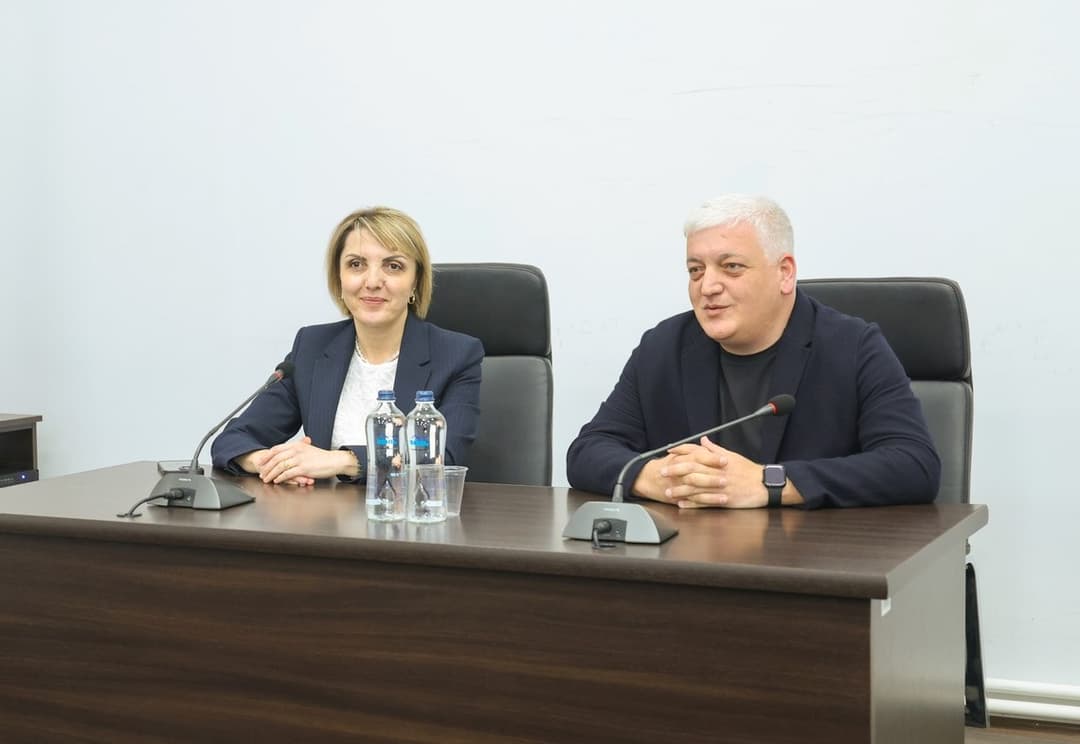 აჭარის ჯანმრთელობისა და სოციალური დაცვის მინისტრი ქობულეთში სამედიცინო სფეროს წარმომადგენლებს შეხვდა