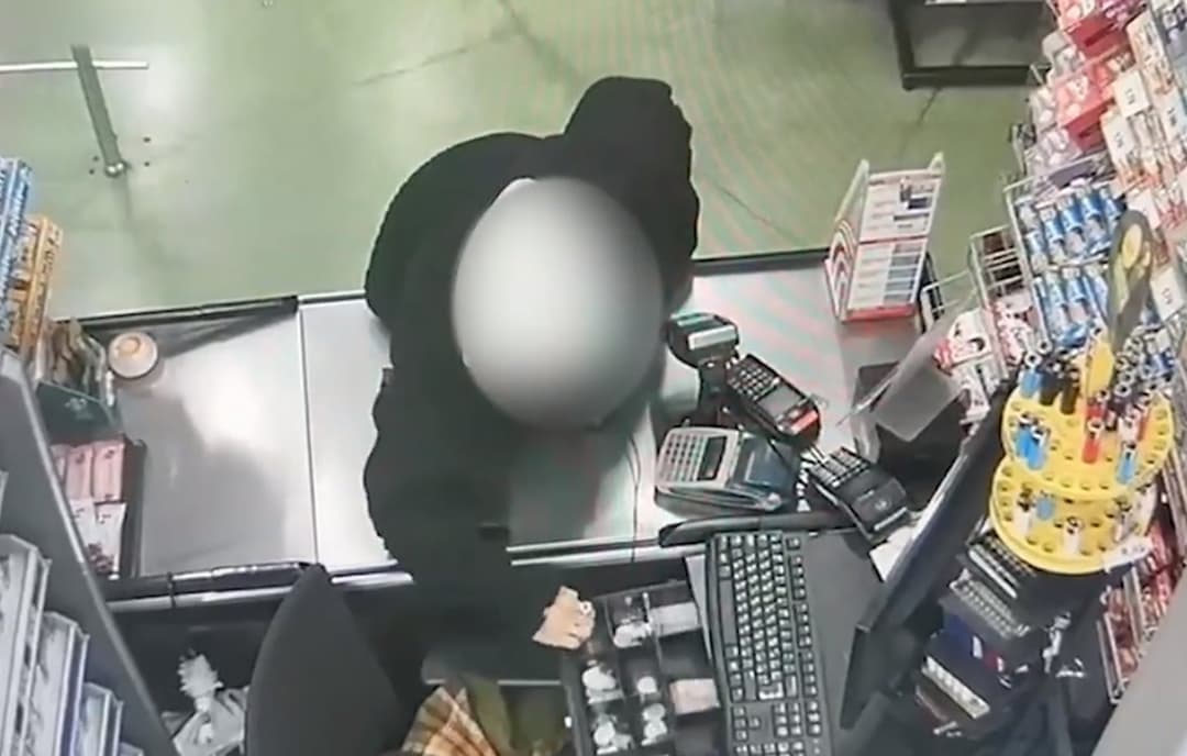 ქურდობისა და ჯგუფურად ჩადენილი ძარცვის ბრალდებით სამი არასრულწლოვანი დააკავეს