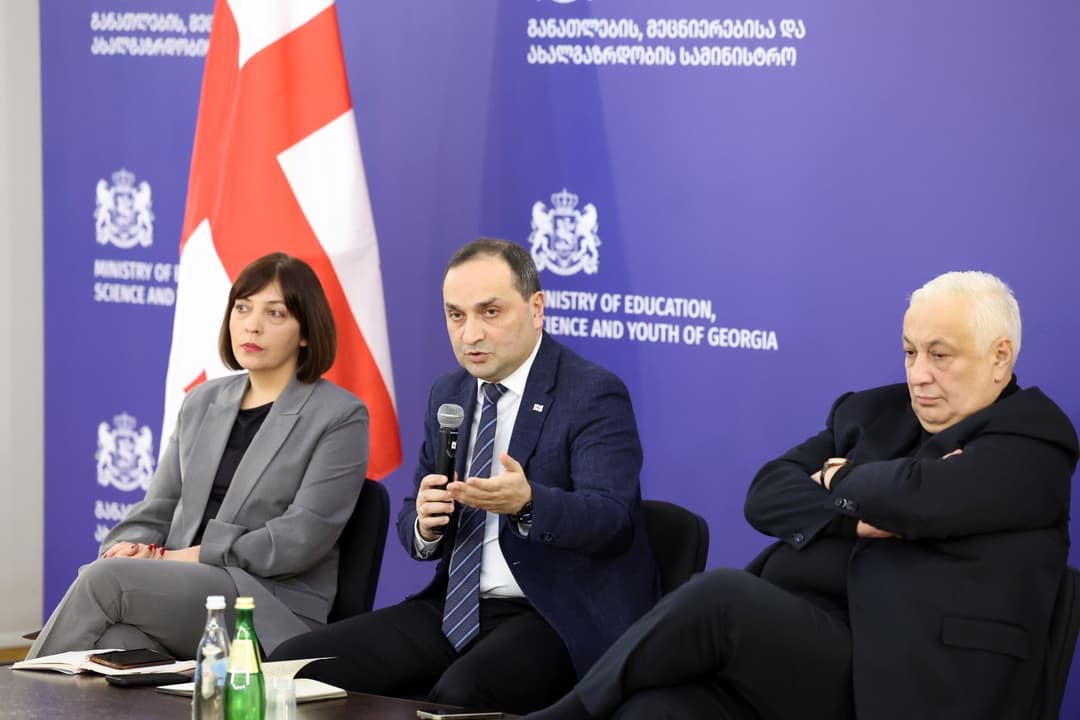 ზვიად გაბისონია სტუ-ის წარმომადგენლებს შეხვდა