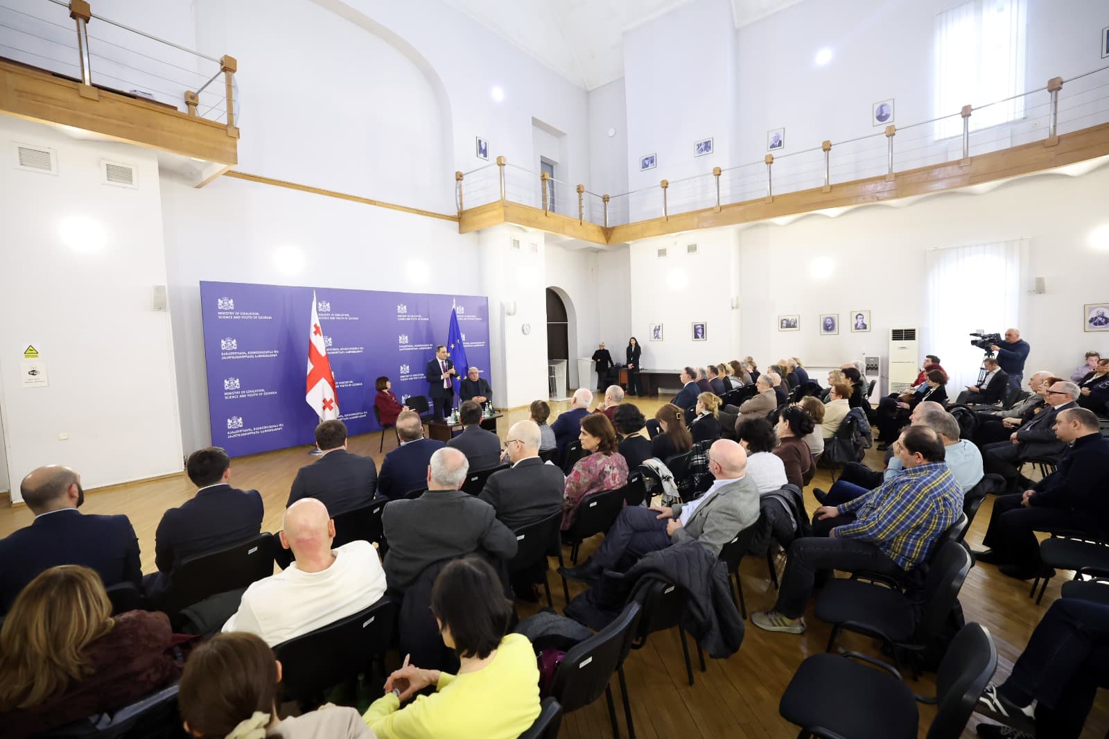 Frontnews image description