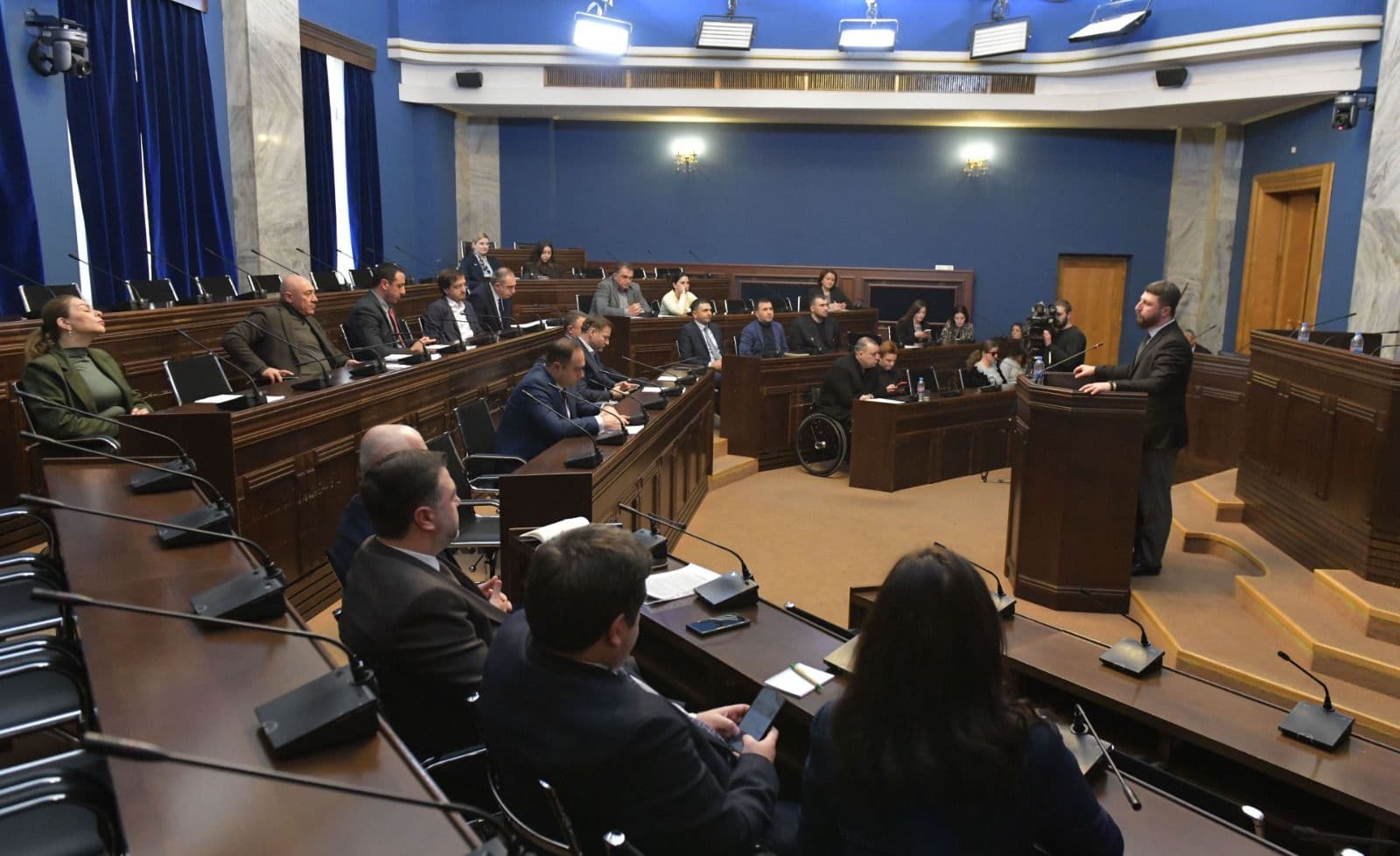 Frontnews image description