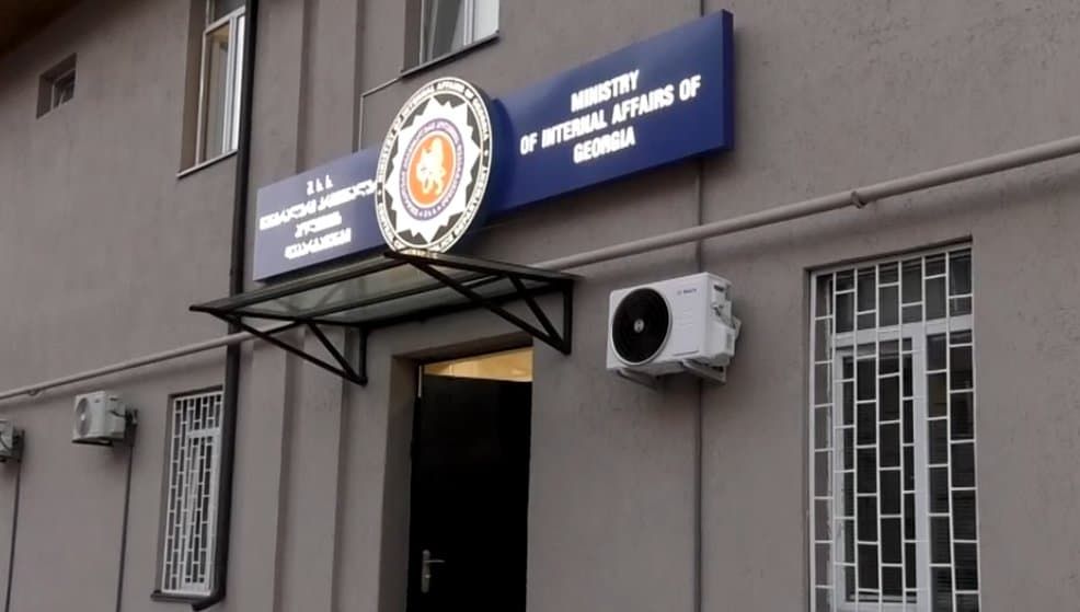 ბათუმსა და თბილისში წითელი ცირკულარით ძებნილი 4 პირი დააკავეს