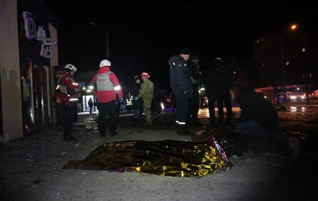 რუსებმა ზაპოროჟიეს დაარტყეს - ორი ადამიანი დაიღუპა, დაშავებულებს შორის სამი ბავშვია