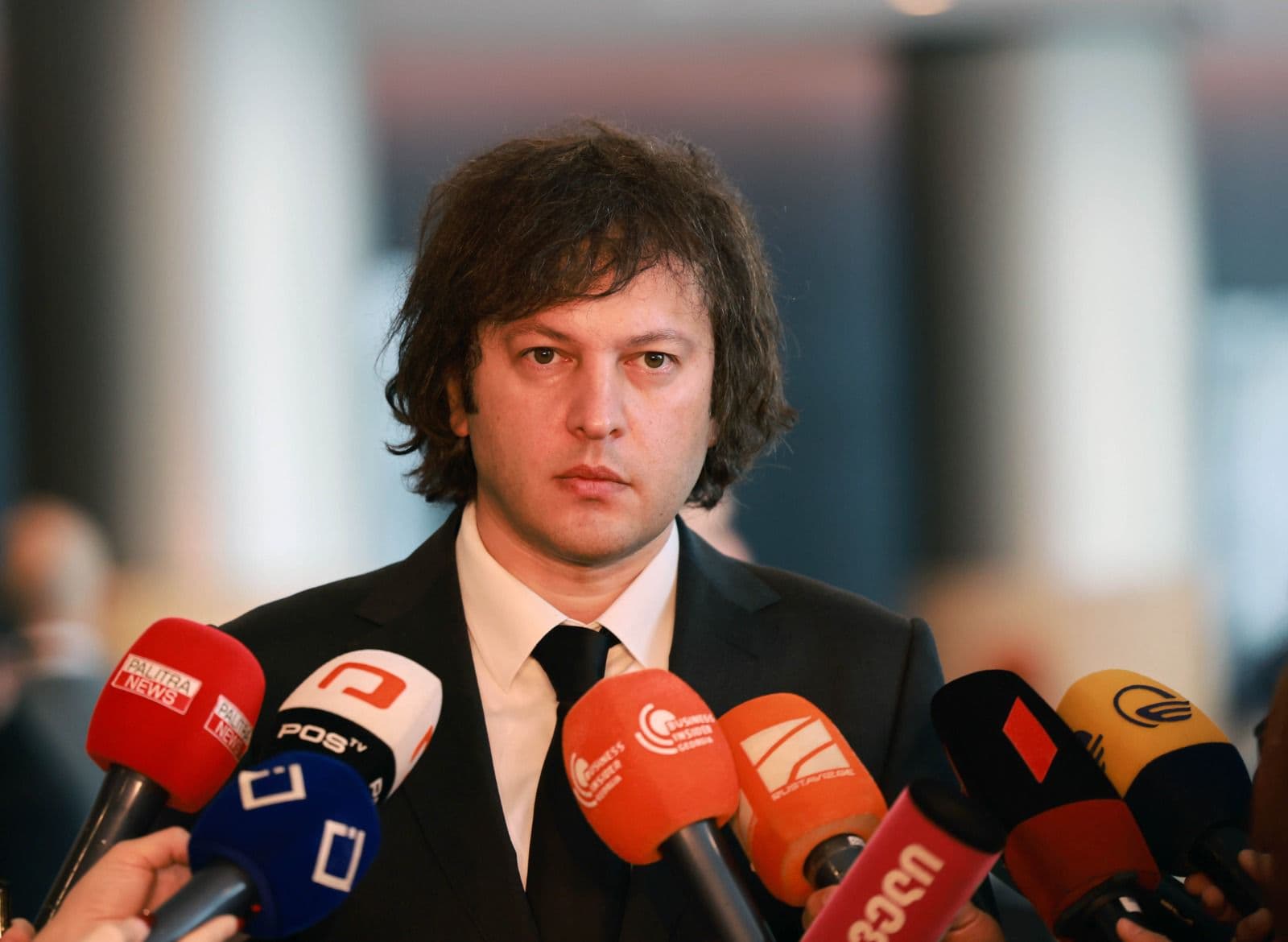 Kobakhidze said a government decree was being prepared that will ban the provision of food in plastic containers at public catering establishments from 1 July 2026