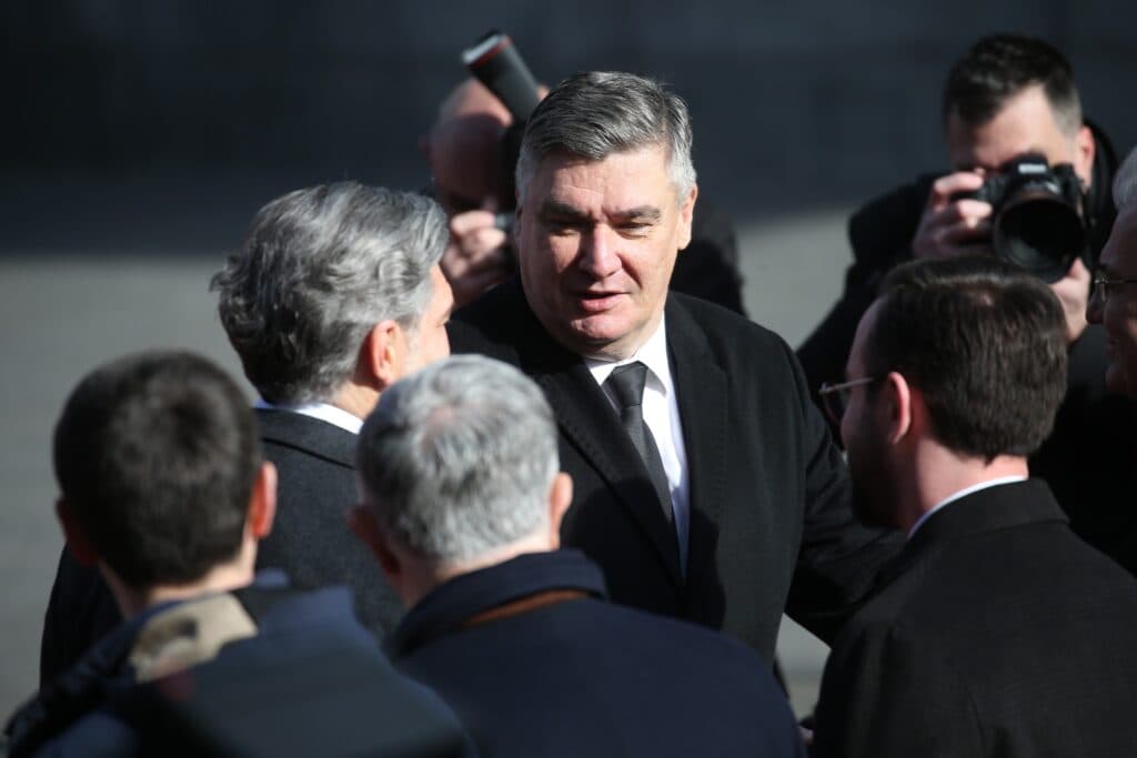 Frontnews image description