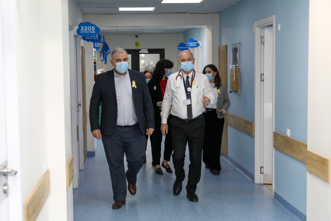 Georgian Health Minister visits Tbilisi’s Iashvili Clinic on Int’l Childhood Cancer Day