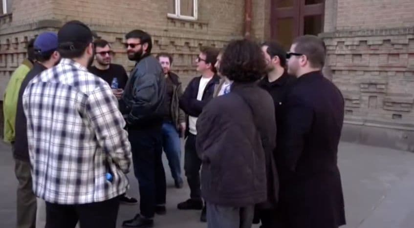 Students rally outside Education Ministry against reform