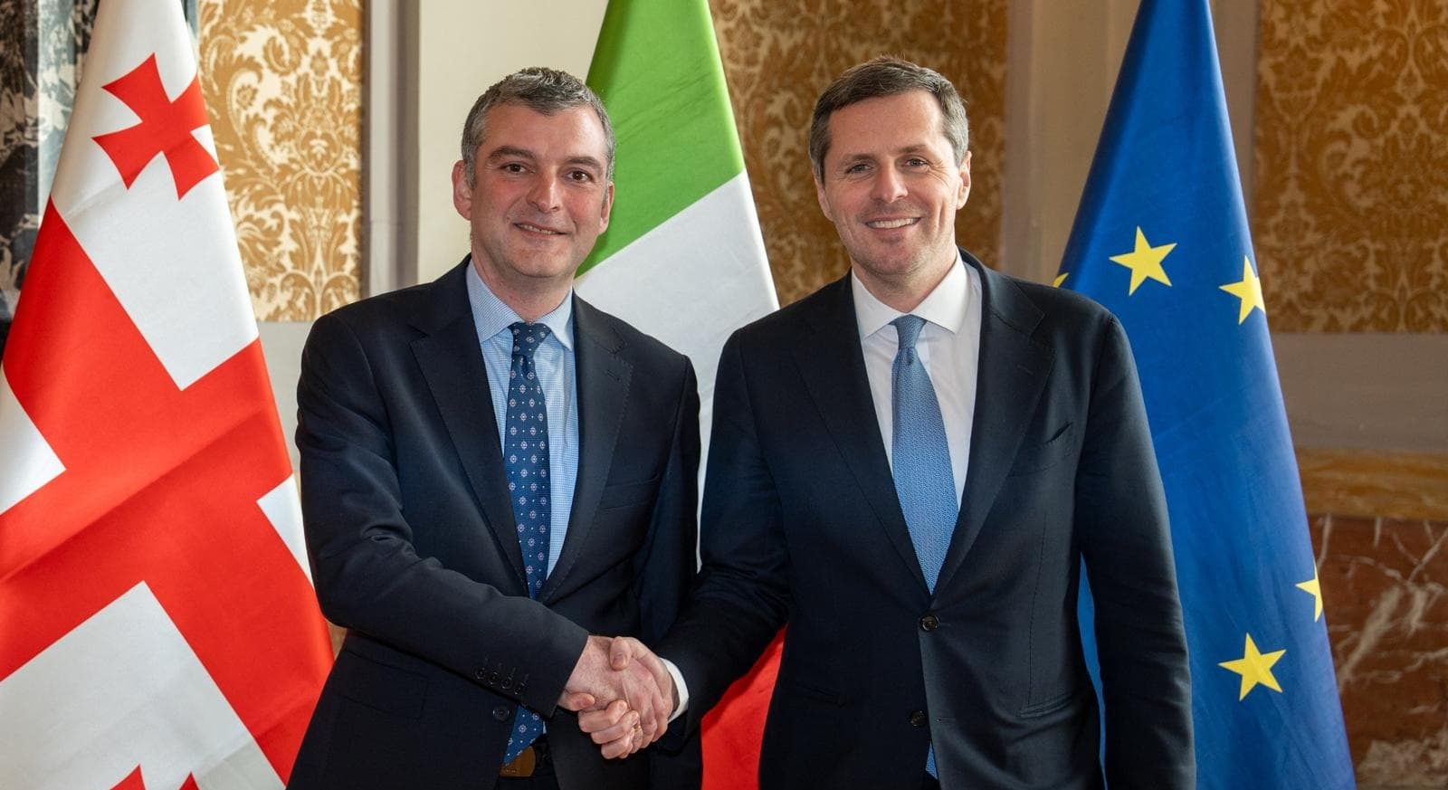 Frontnews image description