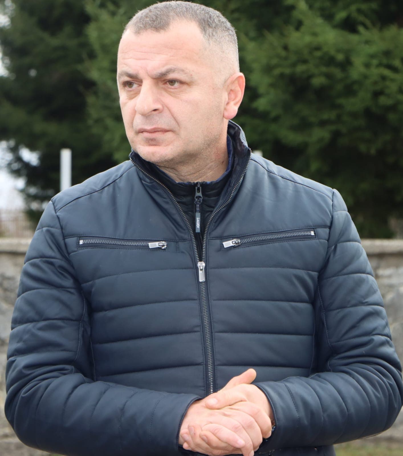 <p style="text-align: justify">წალენჯიხის მუნიციპალიტეტში "სოფლის მხარდაჭერის პროგრამით“ დასაფინანსებელი პროექტების შერჩევის მიზნით დასახლებების საერთო კრებები და მოსახლეობასთან კონსულტაციები გრძელდება.</p><p style="text-align: justify">შეხვედრები დღეს,18 &nbsp;თებერვალს, ნაკიფუს ადმინისტრაციულ ერთეულში გაიმართა.</p><p style="text-align: justify">შეხვედრებს სამეგრელო-ზემო სვანეთის სახელმწიფო რწმუნებული დავით ვერავა, წალენჯიხის მუნიციპალიტეტის მერი გუბა საჯაია, მერის პირველი მოადგილე - ბესიკ ფარცვანია, საკრებულოს თავმჯდომარე ცოტნე შონია, საკრებულოს თავმჯდომარის მოადგილეები &nbsp;გივი კაჭარავა და &nbsp;ბაკურ სონგულია, საკრებულოს წევრები &nbsp;და სხვა შესაბამისი სამსახურების წარმომადგენლები ესწრებოდნენ.</p><p style="text-align: justify">2026 წელს, მუნიციპალიტეტში, "სოფლის მხარდაჭერის პროგრამის“ ფარგლებში, საქართველოს რეგიონებში განსახორციელებელი პროექტების ფონდიდან 644 &nbsp;000 ლარი დაიხარჯება.</p><p style="text-align: justify">მოსახლეობამ ხმათა უმრავლესობით უბნების მიხედვით შიდა-საუბნო გზების მოხრეშვა-მოშანდაკება, გარე-განათებების მოწყობა,წისქვილის რეაბილიტაცია და სანიაღვრე არხების მოწყობა დაასახელა.</p><p style="text-align: justify">შეხვედრაზე ხელმძღვანელმა პირებმა მოსახლეობის მიერ დასმულ შეკითხვებს უპასუხეს &nbsp;და სამომავლო გეგმებზე ისაუბრეს.</p><p style="text-align: justify">მოსახლეობასთან შეხვედრები გაიმართა ასევე მიქავას ადმინისტრაციულ ერთეულში, სადაც პრიორიტეტებად საფეხბურთო მოედნის მოწყობა, სასმელი წყლის ავზის შეძენა, შიდა-საუბნო გზების მოხრეშვა-მოშანდაკება, გარე-განათებების მოწყობა &nbsp;და საბავშვო ბაღისთვის გაზქურის შეძენა დასახელდა.</p><p style="text-align: justify">საკონსულტაციო შეხვედრები 13 თებერვლიდან 27 თებერვლის ჩათვლით მუნიციპალიტეტის ყველა ადმინისტრაციულ ერთეულში გაიმართება, შერჩეული პროექტები კი დასამტკიცებლად საკრებულოს წარედგინება.</p>