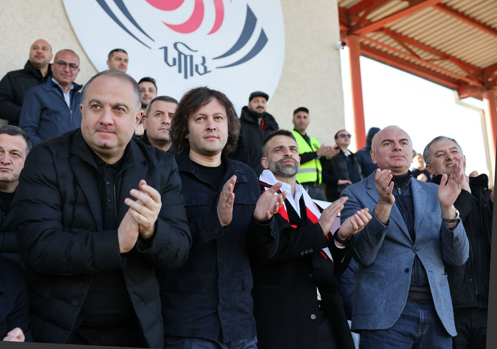 ირაკლი კობახიძე მთავრობის წევრებთან ერთად, საქართველოსა და რუმინეთის მორაგბეთა ეროვნული ნაკრებების თამაშს დაესწრო