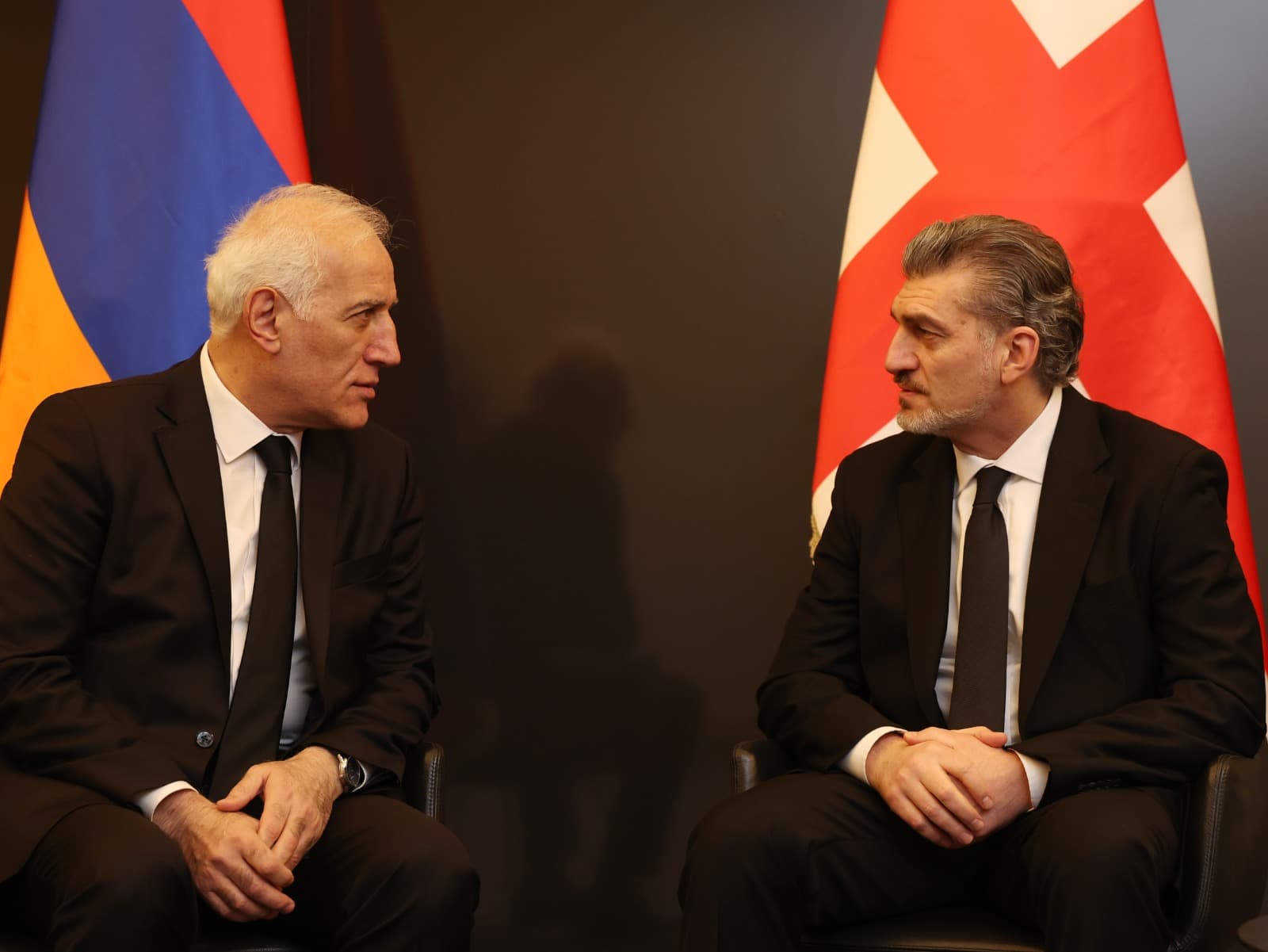 Frontnews image description