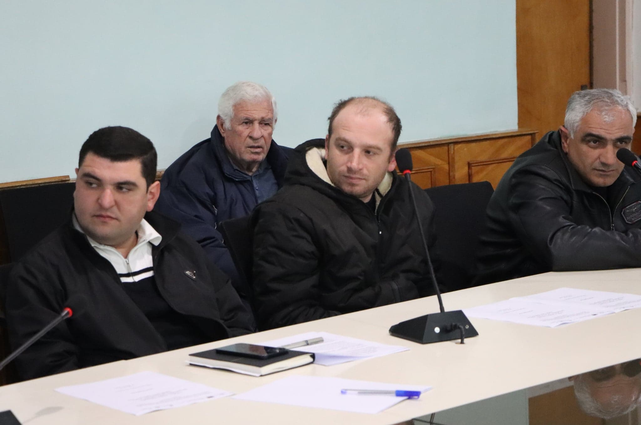 <p style="text-align: justify">ეკოტურიზმის განვითარების გეგმის შემუშავებასთან დაკავშირებით, დღეს წალენჯიხის მერიაში სამუშაო შეხვედრა გაიმართა.</p><p style="text-align: justify">შეხვედრას წალენჯიხის მუნიციპალიტეტის ხელმძღვანელი პირები, შესაბამისი სამსახურების წარმომადგენლები და ეკოტურიზმით დაინტერესებული პირები ესწრებოდნენ.</p><p style="text-align: justify">მუნიციპალიტეტის მერიის ინფორმაციით, შეხვედრა კავკასიის რეგიონული გარემოსდაცვითი ცენტრის წარმომადგენლობის ინიციატივით გაიმართა. აღნიშნული შეხვედრის მიზანია დაინტერესებული მხარეების ჩართულობის უზრუნველყოფა მუნიციპალიტეტისთვის ეკოტურიზმის განვითარების გეგმის მომზადების პროცესში.</p><p style="text-align: justify">შეხვედრის ფორმატში შეიქმნა ფოკუსჯგუფები, რომლებიც ეკოტურიზმის განვითარების გეგმის სხვადასხვა ასპექტებზე იმუშავებენ.</p>