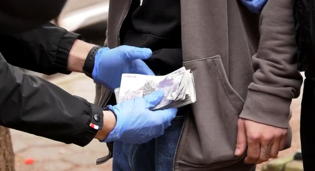 აჭარაში თაღლითობისა და თაღლითობის მცდელობის ფაქტებზე 3 პირი დააკავეს