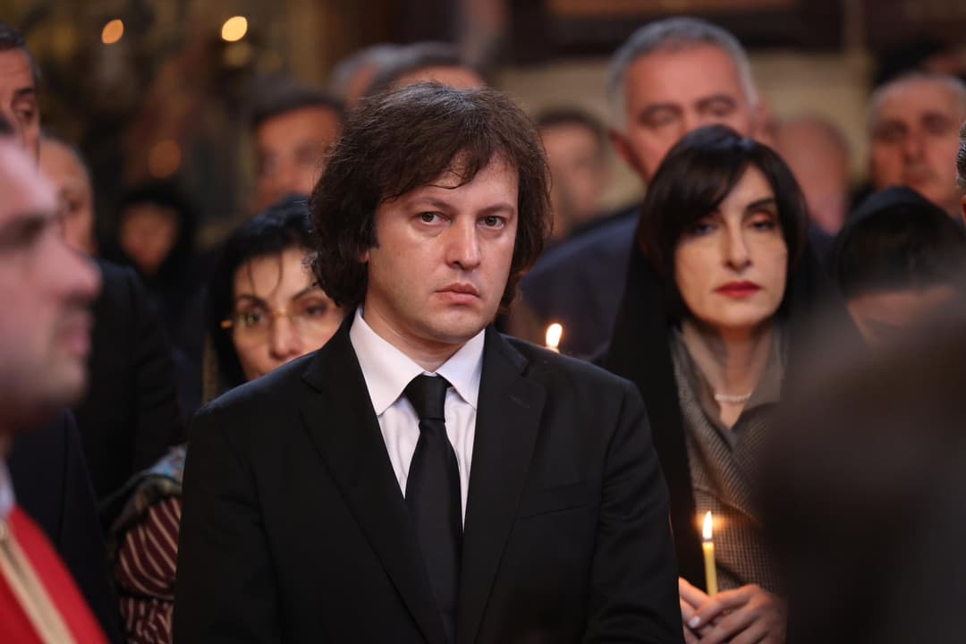 ირაკლი კობახიძე სიონის ტაძარში ავტოკეფალიის აღდგენის დღისადმი მიძღვნილ პარაკლისს და პატრიარქის სულის მოსახსენებელ პანაშვიდს დაესწრო