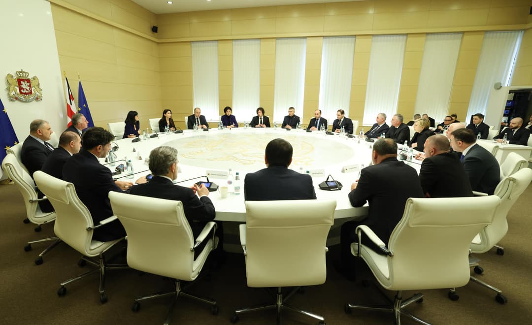 პატრიარქის დაკრძალვის საორგანიზაციო საკითხებთან დაკავშირებით, მთავრობის ადმინისტრაციაში სამუშაო შეხვედრა გაიმართა