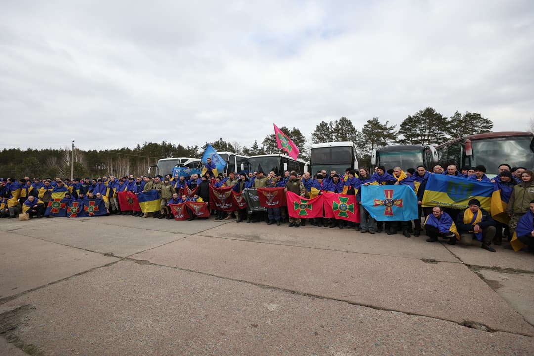  Ukraine secures release of 300 from Russian captivity in second stage of swap