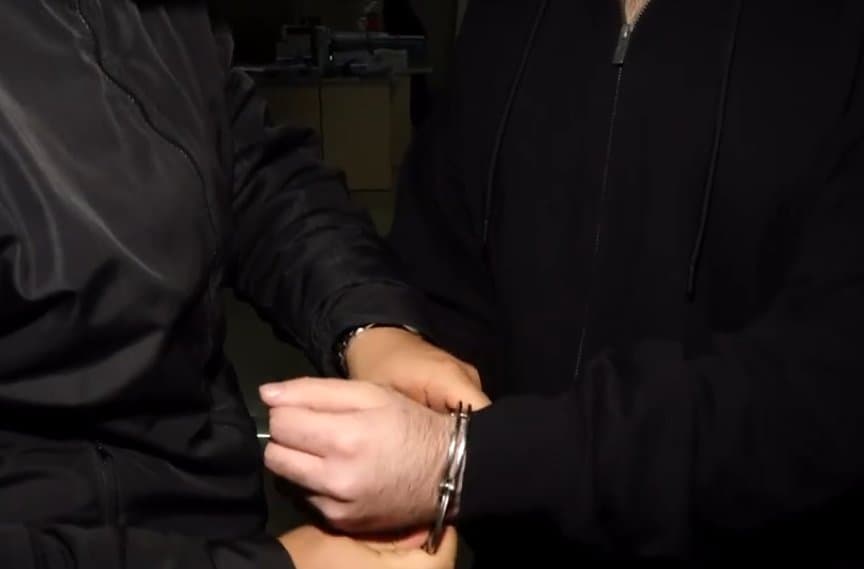 კახეთში ჯგუფურად ჩადენილი გამოძალვის, პირადი ცხოვრების საიდუმლოს ხელყოფისა და თვითმკვლელობამდე მიყვანის ბრალდებით ორი პირი დააკავეს