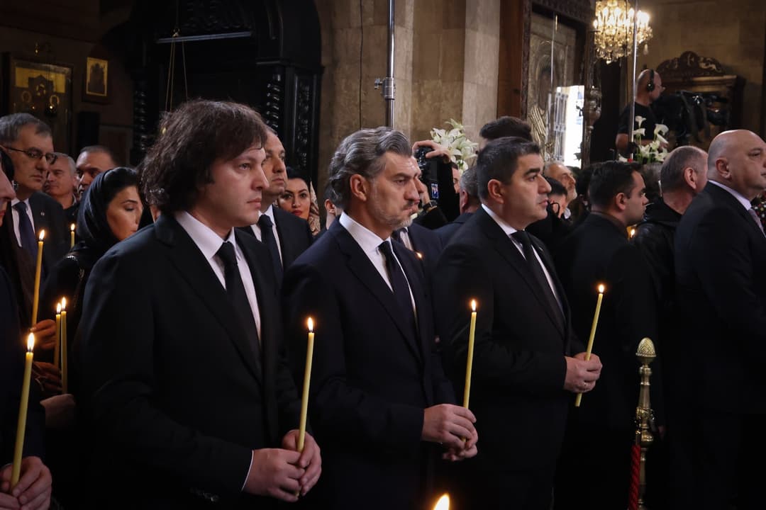 მიხეილ ყაველაშვილი სიონის ტაძარში ავტოკეფალიის აღდგენის დღესთან დაკავშირებულ პარაკლისს და ილია II-ის სულის მოსახსენებელ პანაშვიდს დაესწრო