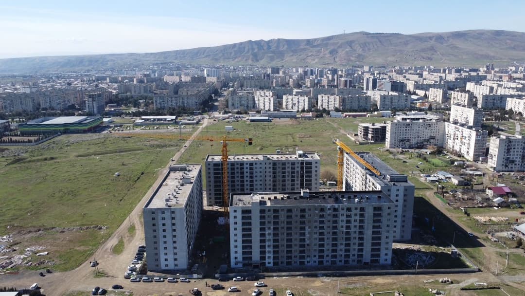 რუსთავში, დევნილი ოჯახებისთვის, თანამედროვე სტანდარტების საცხოვრებელი კომპლექსი შენდება