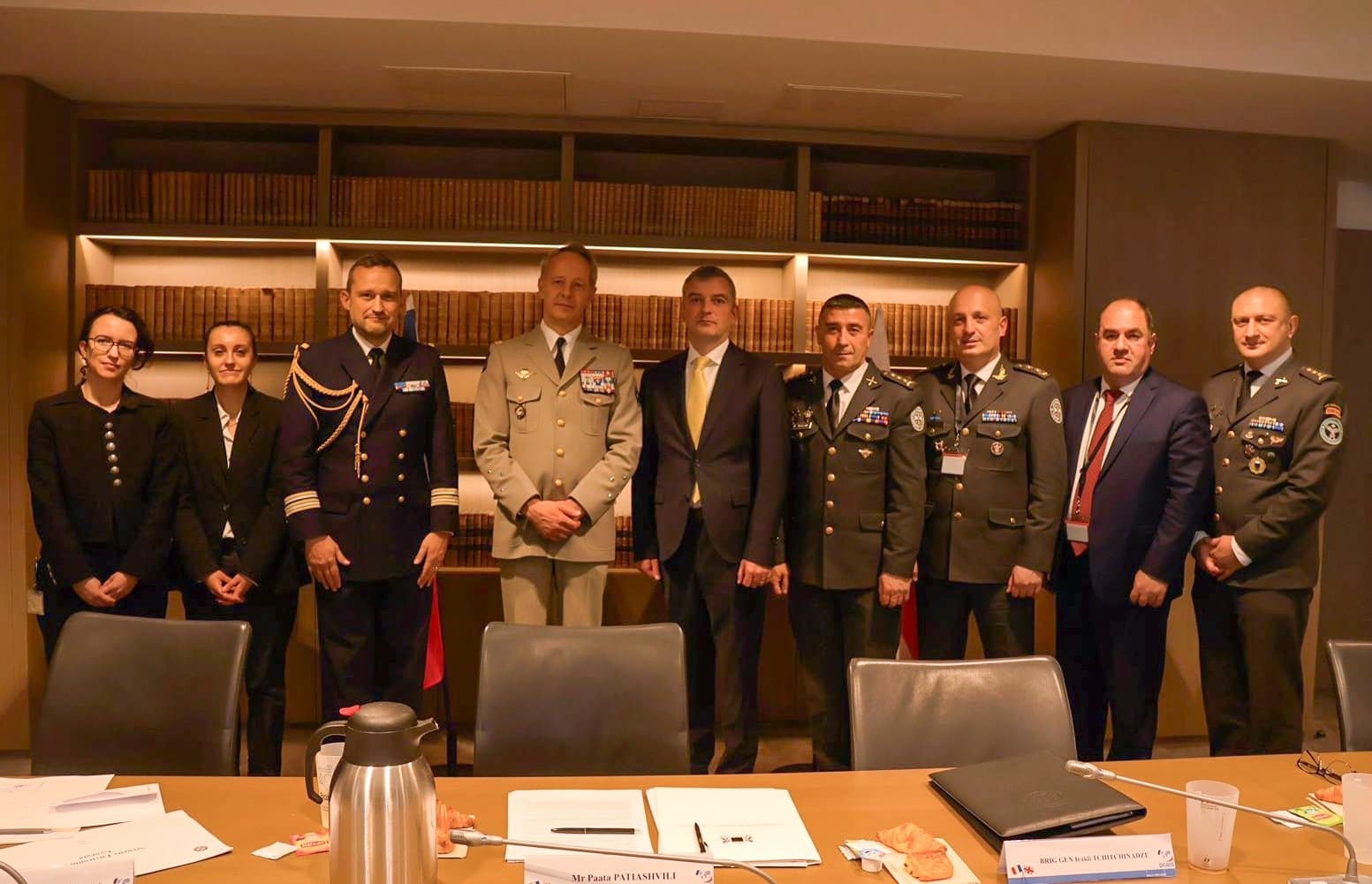 Frontnews image description