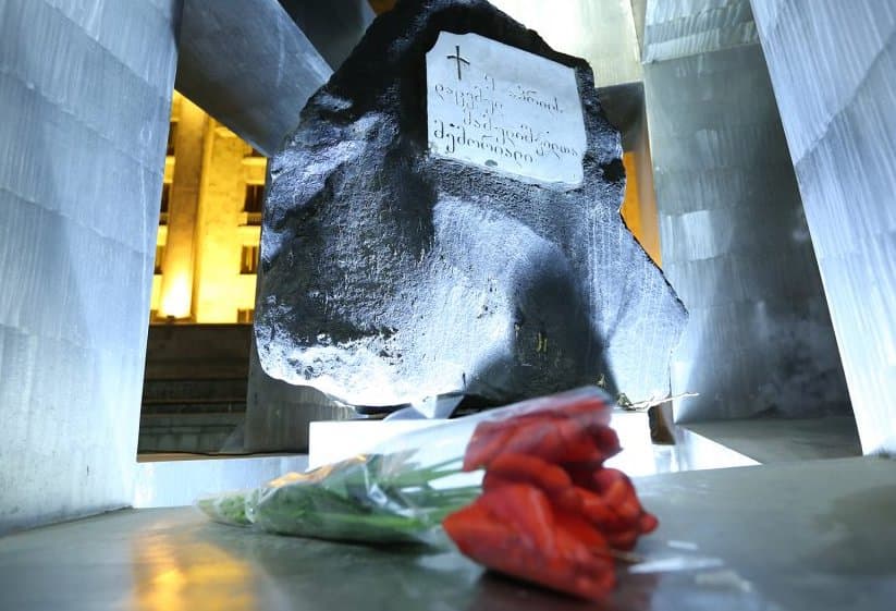 Frontnews image description