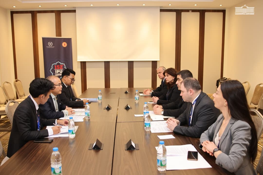 Speaker Papuashvili discusses parliamentary diplomacy, regional cooperation with AIPA Secretary General 