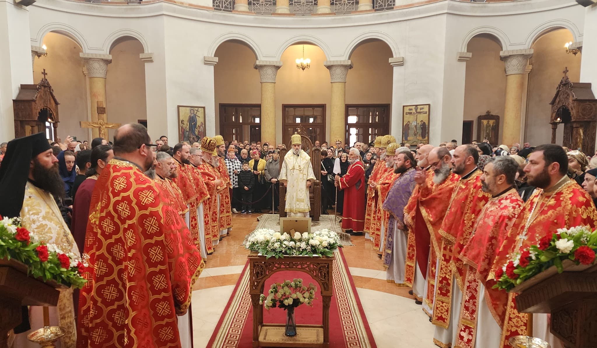 Frontnews image description