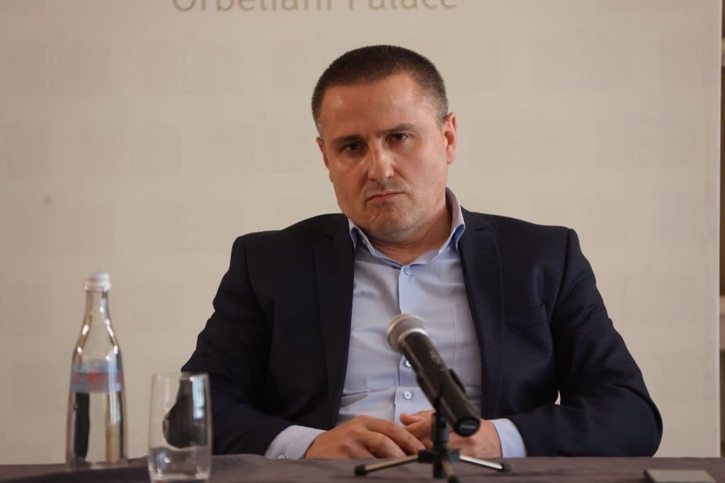 კახა წიქარიშვილი - 100 ბავშვის სიცოცხლე უფრო ძვირფასია, თუ სასკოლო ფორმები, რა არის უფრო პრიორიტეტი სახელმწიფოსთვის?