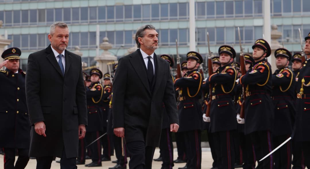 სლოვაკეთის პრეზიდენტის სასახლეში მიხეილ ყაველაშვილის დახვედრის ოფიციალური ცერემონია გაიმართა